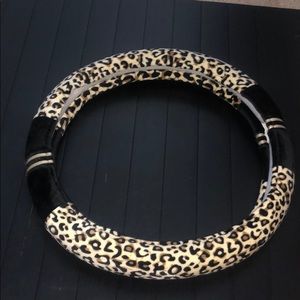 Cheetah print steering wheel cover